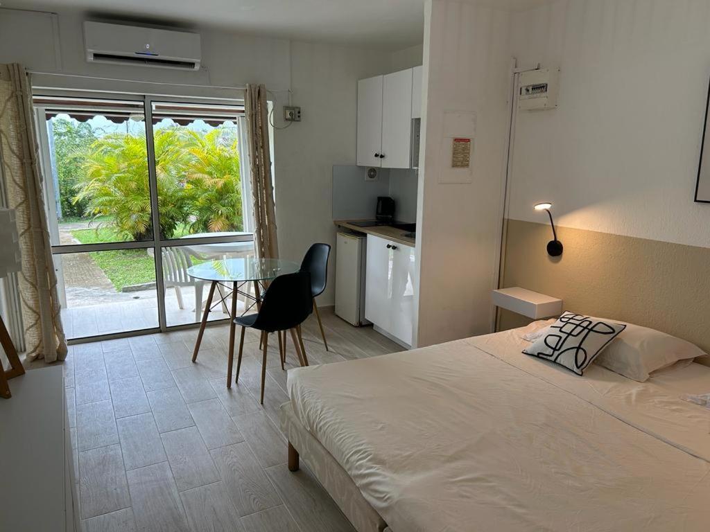 Superbe Studio Avec Piscine, Au Coeur De La Marina! Village Soleil ! Proche Aeroport & Ferry ル・ゴジエ エクステリア 写真