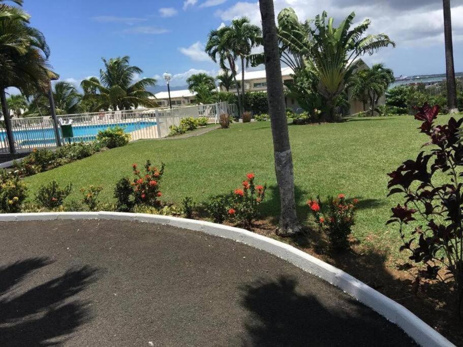 Superbe Studio Avec Piscine, Au Coeur De La Marina! Village Soleil ! Proche Aeroport & Ferry ル・ゴジエ エクステリア 写真